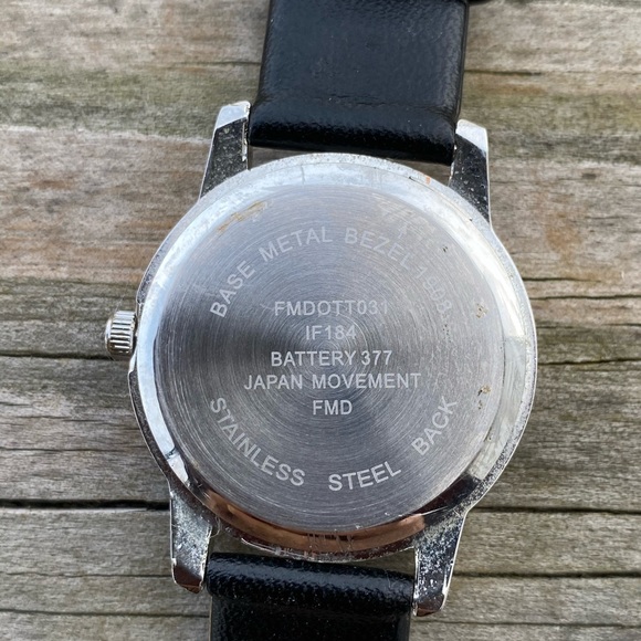 Black floral watch with crystal accents faux leather with white flowers - Picture 4 of 10